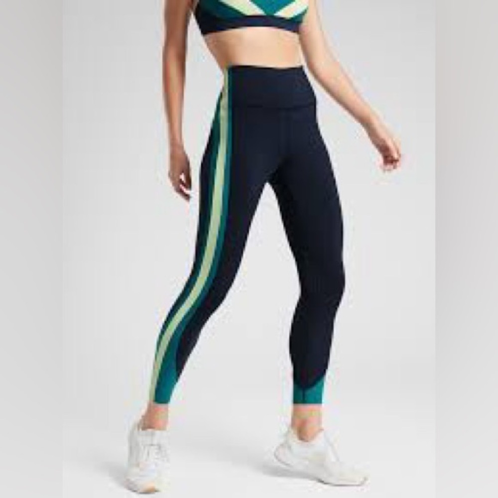 Athleta Athleta CRUNCH COLORBLOCK 7/8 TIGHT IN SUPERSONIC